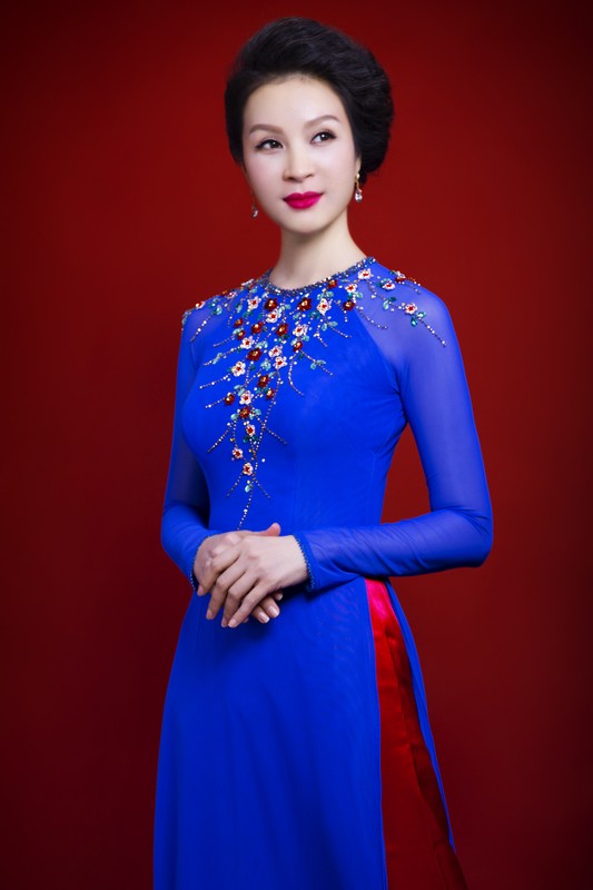 MC Thanh Mai tre trung voi ta ao dai mung ngay 8/3-Hinh-7